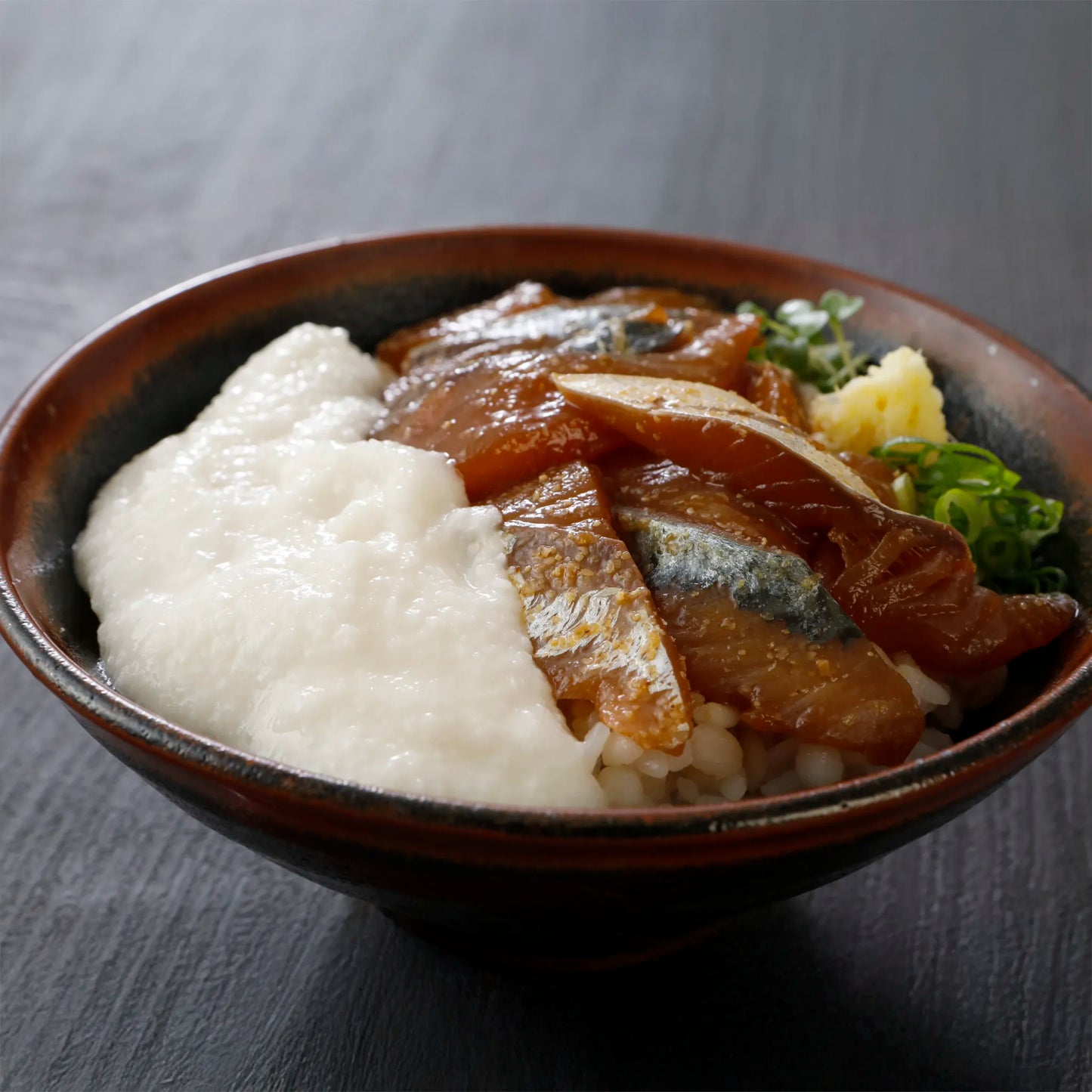 とろろ海鮮漬け丼セット(マグロ×サバ)