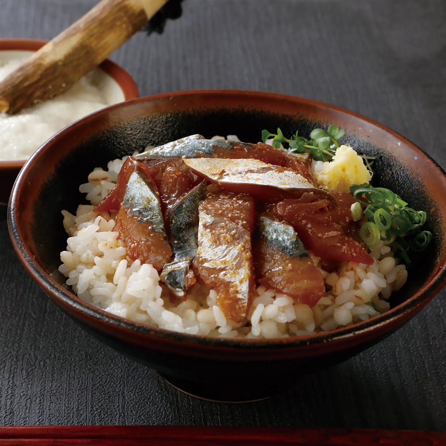 とろろ海鮮漬け丼セット（マグロ×サバ）